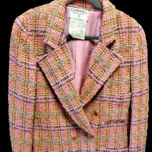 Vintage 1994 CHANEL Pink Tweed Boucle Jacket